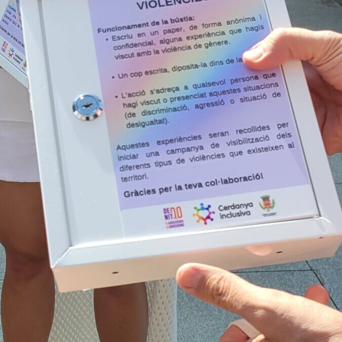 Finalitzat el repartiment de les bústies liles i irisades per tots els municipis de la comarca.